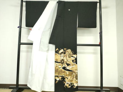 平和屋着物●螺鈿作家　甲斐泰造　黒留袖　螺鈿　御所車花文　金彩　正絹　逸品　DABI5369op