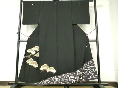 平和屋着物●豪華黒留袖　作家物　駒刺繍　流水枝松文　金彩　正絹　逸品　DABI5396op