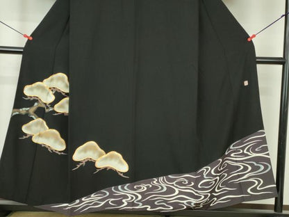 平和屋着物●豪華黒留袖　作家物　駒刺繍　流水枝松文　金彩　正絹　逸品　DABI5396op