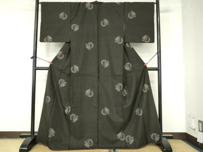 平和屋着物●本場大島紬　9マルキ　地空き　雪輪花蝶文　正絹　逸品　DABI5404op