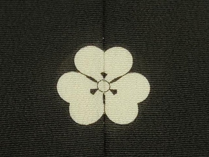 平和屋着物●創業460年・千總　黒留袖　駒刺繍　風景花松文　暈し染め　金彩　正絹　逸品　DABI5863op