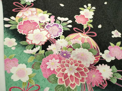 平和屋着物●豪華振袖　舞桜　薬玉花文　暈し染め　黒地　金彩　金通し地　正絹　逸品　DABI6424ps
