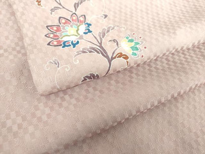 平和屋着物●上質な色無地　ワンポイント　市松地紋　更紗花文　灰桜色　正絹　逸品　未使用　DABI6647ps
