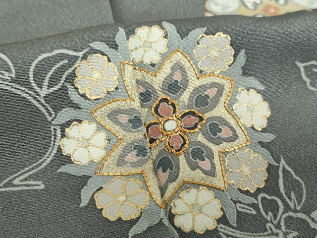 平和屋着物●訪問着　駒刺繍　正倉院花文　金彩　金通し地　正絹　逸品　DABI6649ps