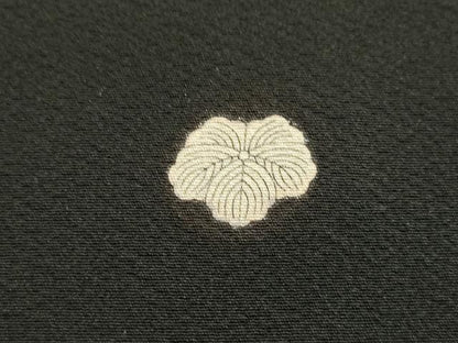 平和屋着物●豪華黒留袖　作家物　駒刺繍　吉祥花文　金糸　正絹　逸品　DABI7063fe