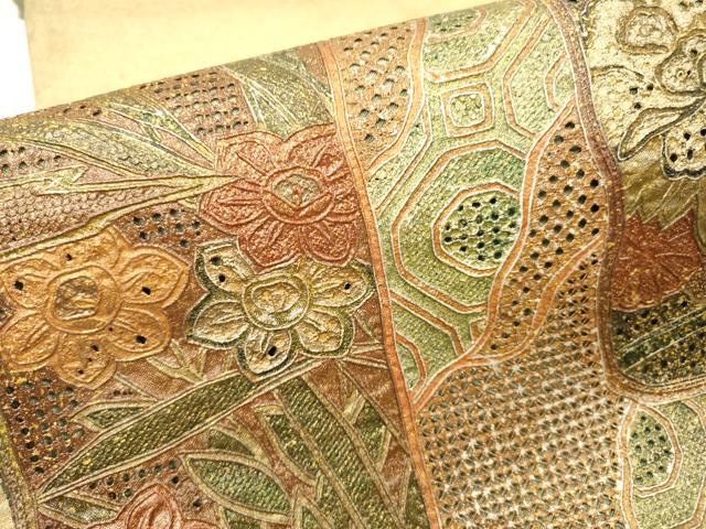 平和屋着物▼中国三大刺繍　スワトウ刺繍　汕頭刺繍　相良刺繍　総刺繍　太鼓柄袋帯　短冊花車文　金彩　正絹　逸品　DABI7652fe