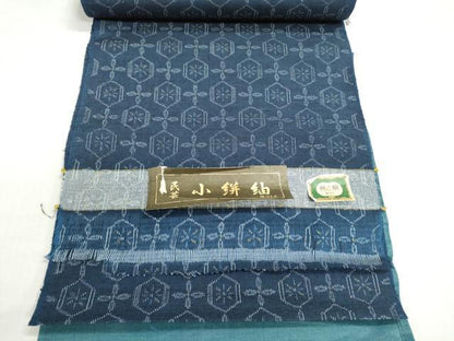 平和屋着物▼民芸小絣紬　反物　着尺　亀甲花文　逸品　未使用　DABI8395we