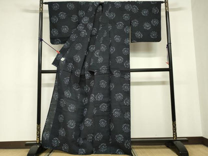 平和屋着物∴夏物　浴衣　注染　舞花文　黒地　日本製　綿　逸品　DABI8657cd