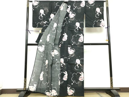 平和屋着物∴夏物　綿紅梅　浴衣　舞桜文　兎　黒地　綿　逸品　DABI8686cd