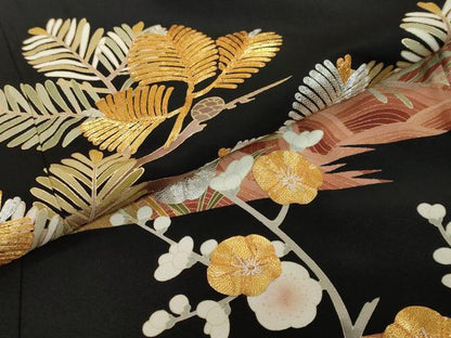 平和屋着物●豪華黒留袖　作家物　駒刺繍　流水草花文　金彩　正絹　逸品　DABI9016ud