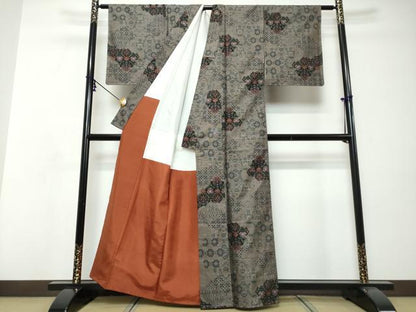 平和屋着物●本場大島紬　9マルキ　吉祥草花文　正絹　逸品　未使用　DABI9096ud