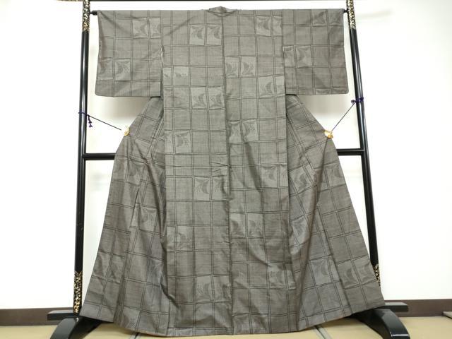 平和屋着物●本場大島紬　9マルキ　変わり格子花文　正絹　逸品　DABI9107ud