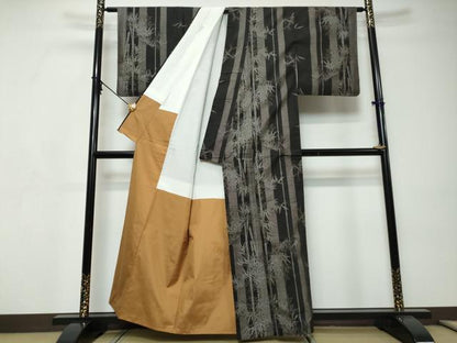 平和屋着物●都喜ヱ門　本場大島紬　9マルキ　笹竹文　藤絹織物謹製　正絹　逸品　DABI9144ud