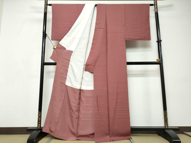 平和屋着物●上質な色無地　紋意匠　草木染　長春色　正絹　逸品　未使用　DABI9214ud