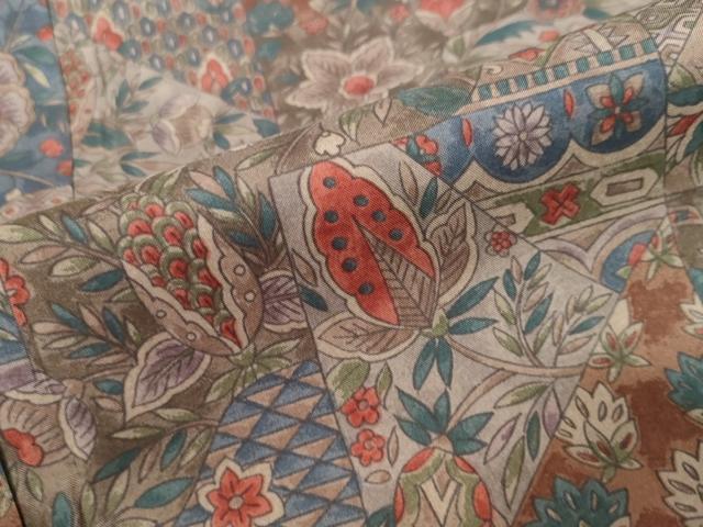 平和屋着物●本場染大島紬　切嵌更紗花文　正絹　逸品　DABI9245ud