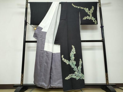 平和屋着物●訪問着　作家物　枝葉文　黒地　金彩　鬼しぼ縮緬　正絹　逸品　DABI9253ud