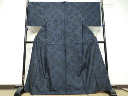 平和屋着物●本場大島紬　9マルキ　舞花文　正絹　逸品　DABI9272ud