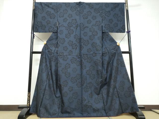 平和屋着物●本場大島紬　9マルキ　舞花文　正絹　逸品　DABI9272ud