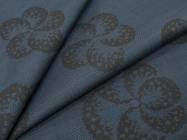 平和屋着物●本場大島紬　9マルキ　舞花文　正絹　逸品　DABI9272ud