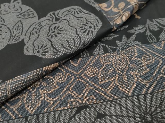 平和屋着物●本場染大島紬　横段草花文　さが美扱い　正絹　逸品　DABI9307ud
