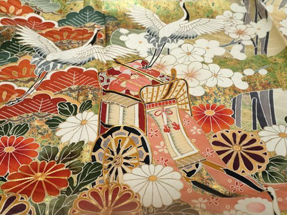 平和屋着物●豪華振袖　駒刺繍　飛鶴御所車草花文　金彩　正絹　逸品　DABI9310ud