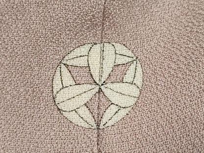 平和屋着物●上質な色無地　草花地紋　梅鼠色　正絹　逸品　DABI9356ud