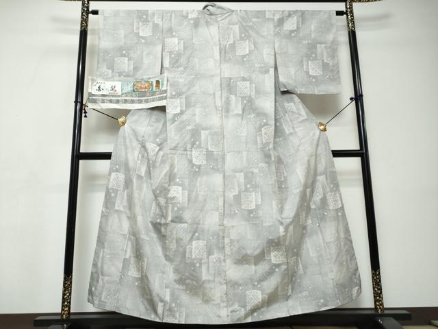平和屋着物●本場大島紬　背抜き仕立て　白大島　9マルキ　白麗　吉祥文　福原大島紬謹製　証紙付き　正絹　逸品　DABI9430ud