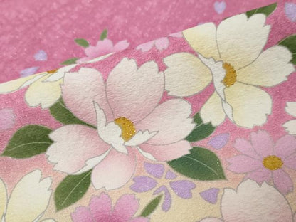 平和屋着物●豪華振袖　舞花文　暈し染め　金彩　銀通し地　正絹　逸品　DABI9448ud