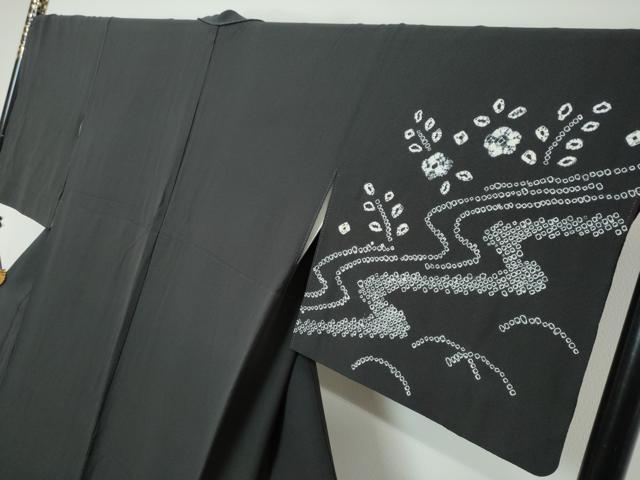 平和屋着物●訪問着　絞り　流水草花文　黒地　正絹　逸品　DABI9455ud