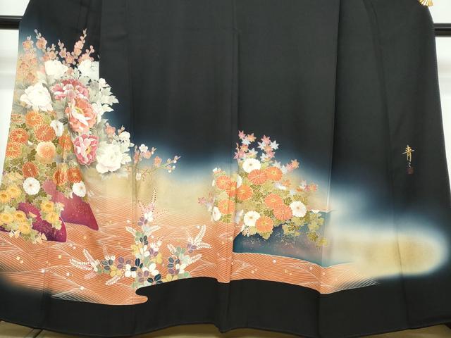 平和屋着物●京友禅の第一人者　松井青々　黒留袖　駒刺繍　草花文　暈し染め　金彩　正絹　逸品　DABI9541ud