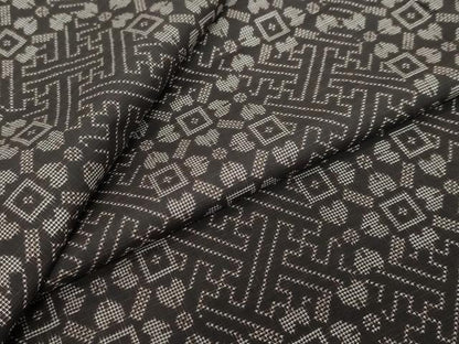 平和屋着物●本場大島紬　9マルキ　幾何学格子文　正絹　逸品　DABI9628ud