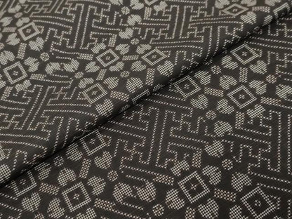 平和屋着物●本場大島紬　9マルキ　幾何学格子文　正絹　逸品　DABI9628ud