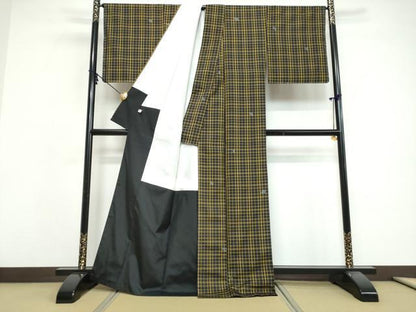 平和屋着物●黒八丈　紬　玉蟲技法　蓄光技法　サンサン技法　吉野間道　反端付き　正絹　逸品　未使用　DABI9648ud