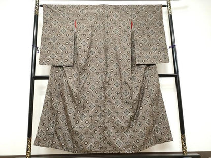 平和屋着物●本場大島紬　龍郷絣　花菱文　正絹　逸品　DABI9787ud