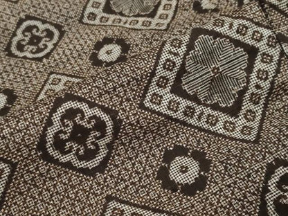 平和屋着物●本場大島紬　龍郷絣　花菱文　正絹　逸品　DABI9787ud