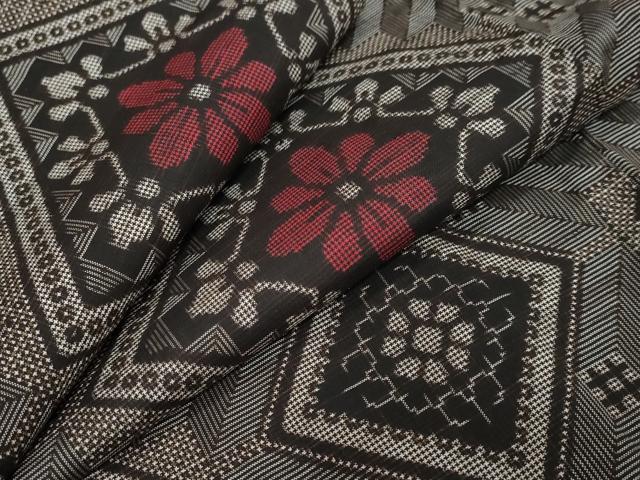 平和屋着物●本場大島紬　龍郷絣　花菱文　正絹　逸品　DABI9788ud