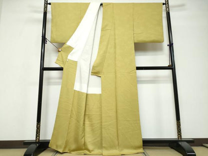 平和屋着物●上質な色無地　箔散らし地紋　菜種油色　正絹　逸品　DABI9805ud