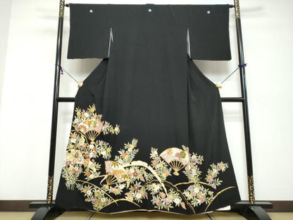 平和屋着物●豪華黒留袖　駒刺繍　扇面草花文　金彩　正絹　逸品　DABI9843ud