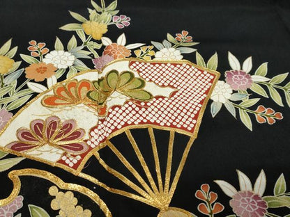 平和屋着物●豪華黒留袖　駒刺繍　扇面草花文　金彩　正絹　逸品　DABI9843ud
