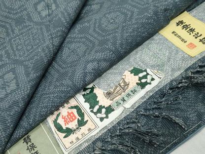平和屋着物●結城紬　花菱文　反端付き　正絹　逸品　未使用　DABI9929ud