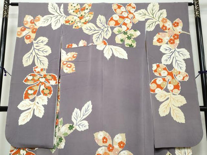 平和屋着物●豪華振袖　駒刺繍　草花文　金彩　鬼しぼ縮緬　正絹　逸品　DABI9960ud