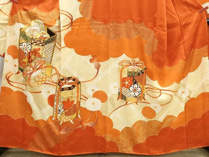 平和屋着物■豪華振袖　駒刺繍　重ね雲貝桶花文　金彩　正絹　逸品　DABJ0111qa