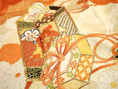 平和屋着物■豪華振袖　駒刺繍　重ね雲貝桶花文　金彩　正絹　逸品　DABJ0111qa