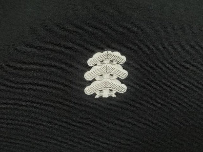 平和屋着物■豪華黒留袖　駒刺繍　地紙飛鶴花松文　牡丹　金銀彩　正絹　逸品　DABJ0171qa