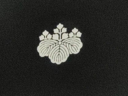 平和屋着物■豪華黒留袖　駒刺繍　立波花松文　金彩　正絹　逸品　DABJ0386qa