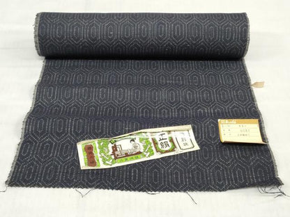 平和屋着物▼紬　反物　着尺　亀甲柄　伊勢丹扱い　証紙付き　逸品　未使用　DABJ0545zy