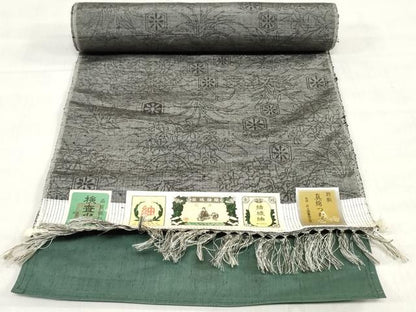 平和屋着物▼結城紬　真綿紬　反物　着尺　籬亀甲草花文　井上商事謹製　証紙付き　逸品　未使用　DABJ0580zy