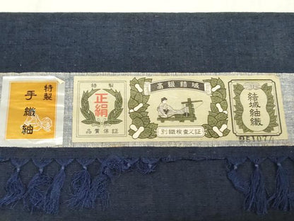 平和屋着物▼男性　結城紬　手織紬　反物　着尺　紺青色　証紙付き　箱付き　逸品　未使用　DABJ0999zy