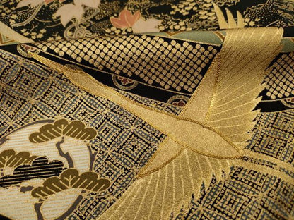平和屋着物■豪華黒留袖　駒刺繍　飛鶴花松紋　金彩　正絹　逸品　DABJ2556ya