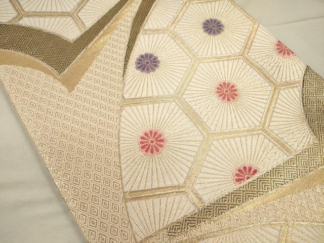 平和屋着物◎六通柄袋帯　亀甲花文　九百錦　ホワイトゴールド箔　正絹　逸品　DABJ2678ya